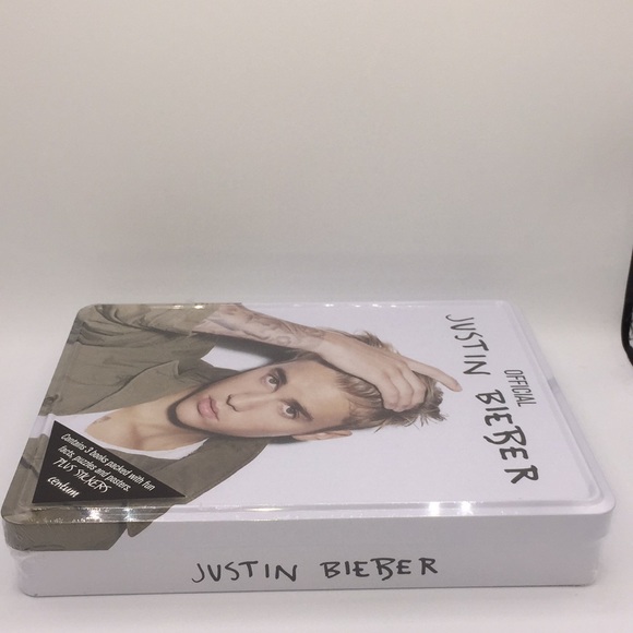 Official Justin Bieber Gift Tin with 3 Books, Posters, Puzzles & Sticker… - Picture 3 of 10